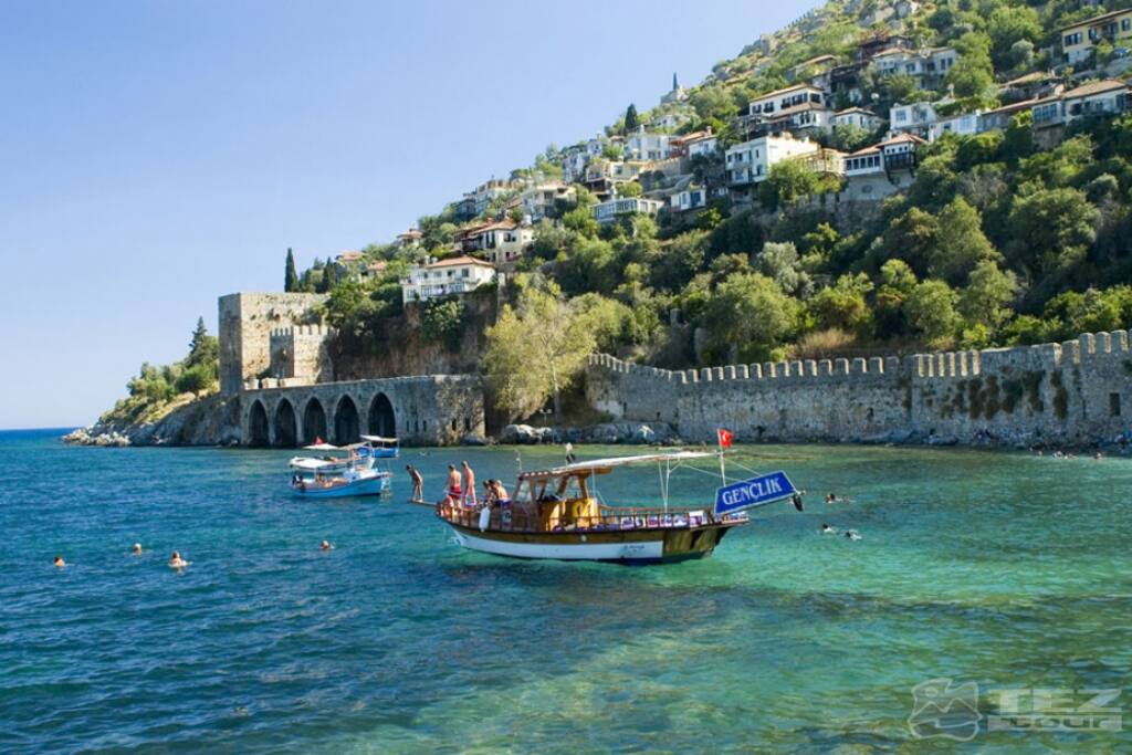 Enjoy the sea, diving and snorkeling...