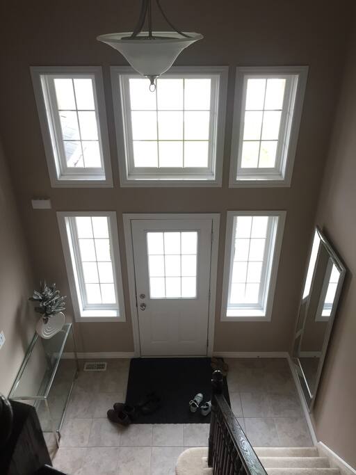 The foyer...very bright house!