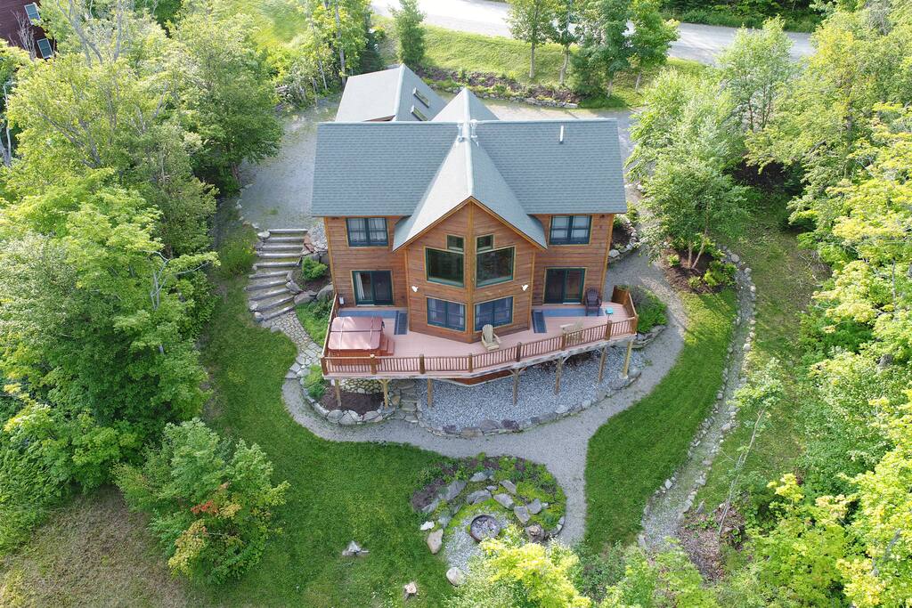 Back of house (just of Ski way)
