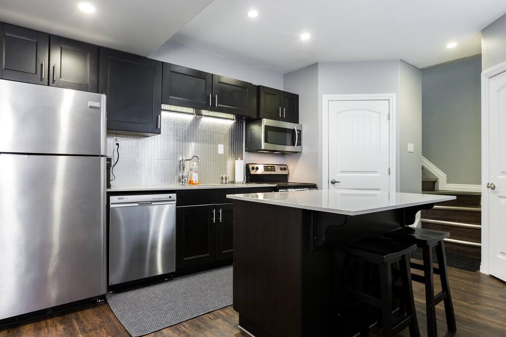 Kitchen with 9Ft ceilings