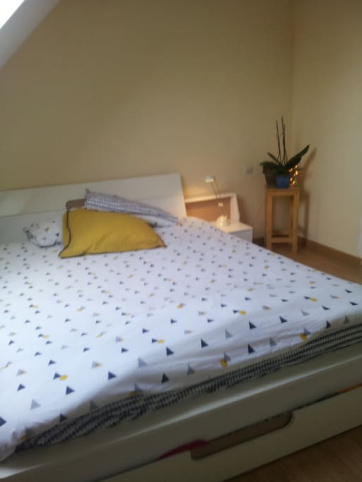 Espace possible pour ajouter un lit parapluie