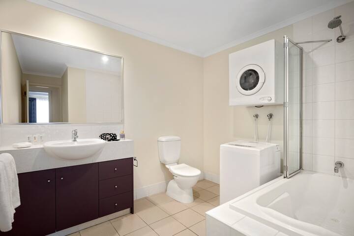Fully Equipped 2BR Apartment @ Box Hill gallery image 2