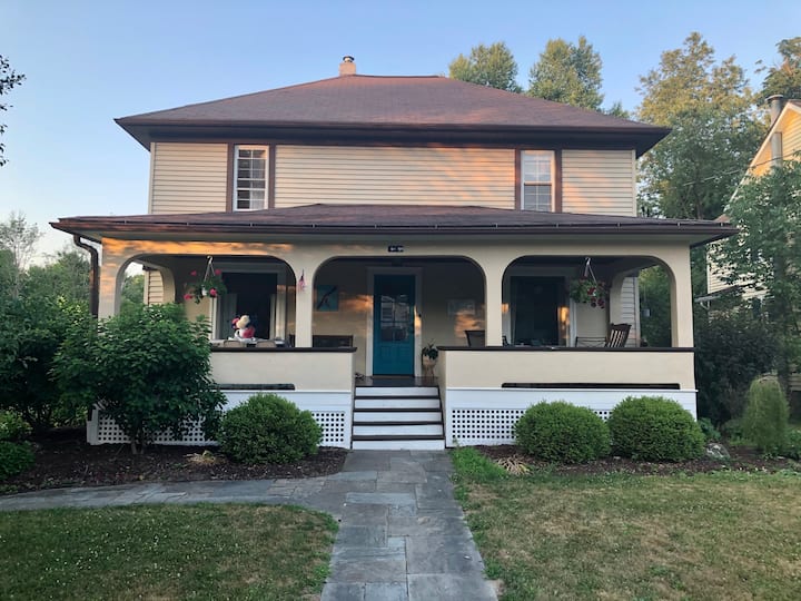 Beautiful Large Family House Ideal for Graduation Houses for Rent in