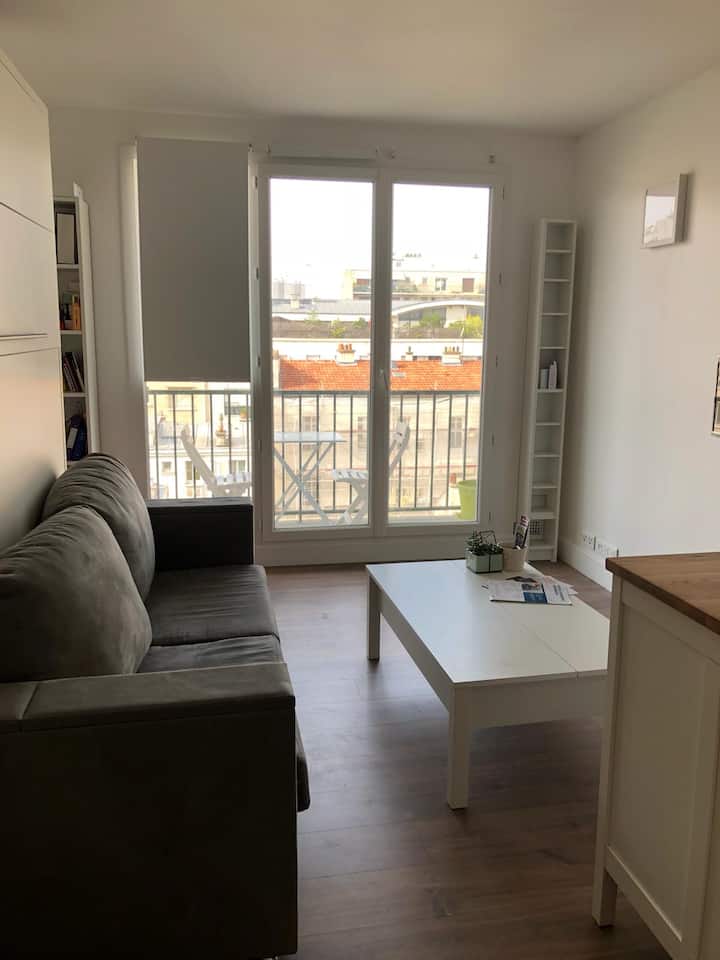 Bright studio in Alesia near metro & amenities Apartments for Rent in