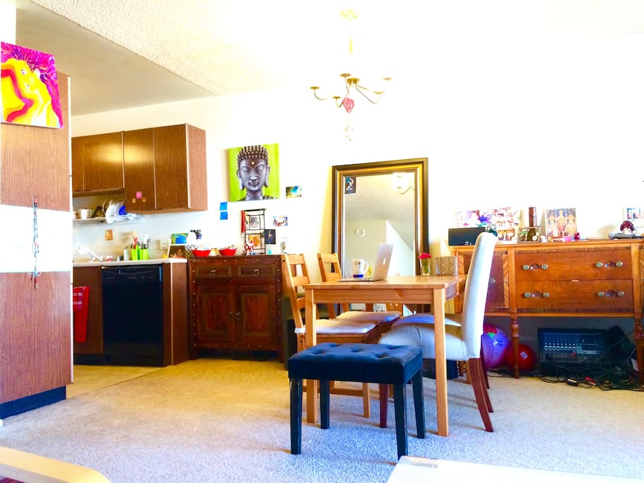Feels like home vibe: dining area and the kitchen with oriental accents