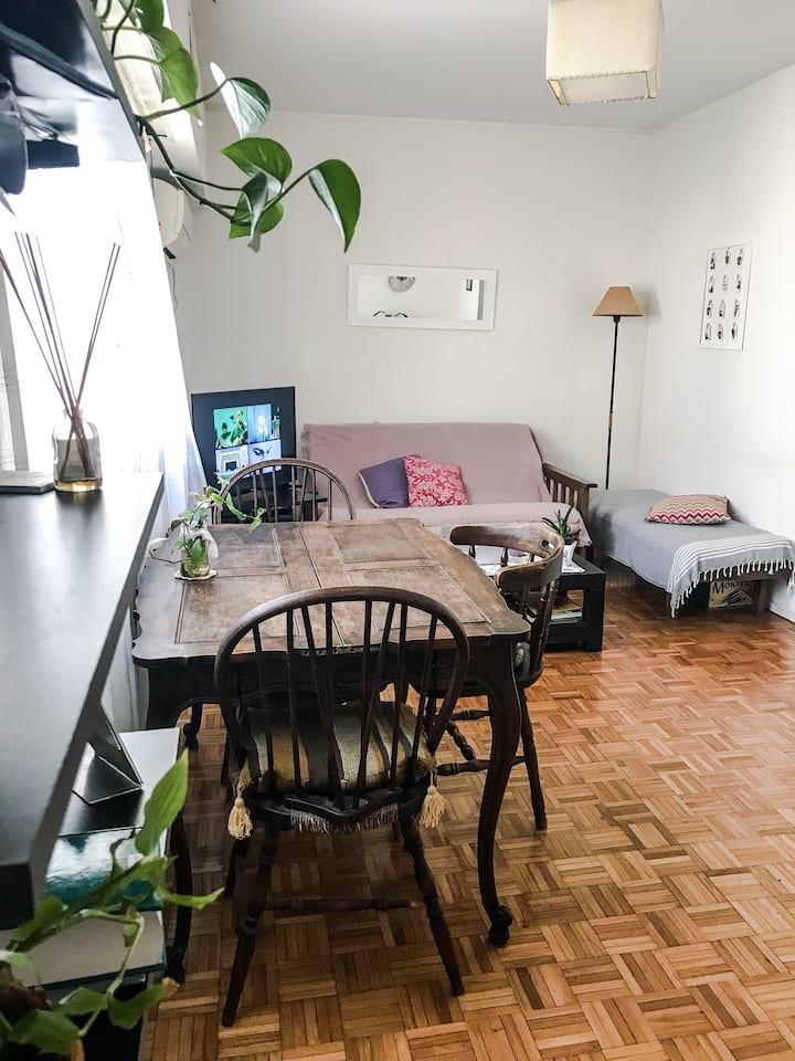 Two-bedroom half-floor apartment in Recoleta