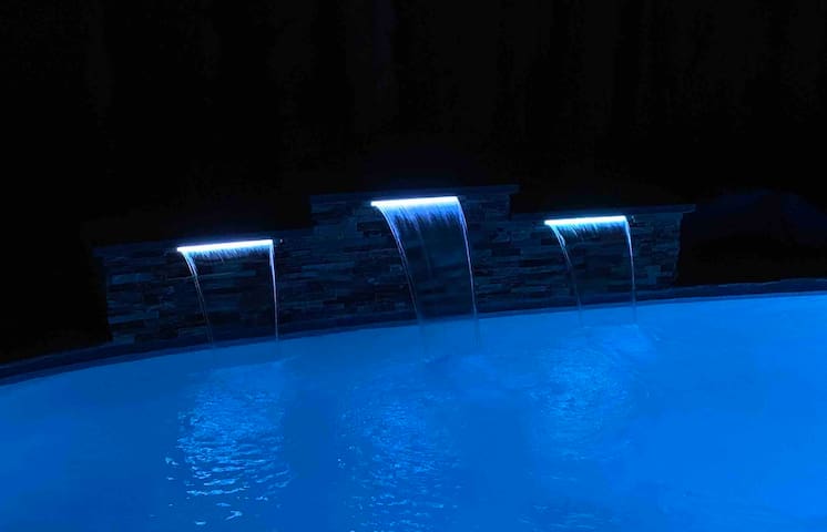 Luxury 4-Suite Carbon-Neutral Home With Pool