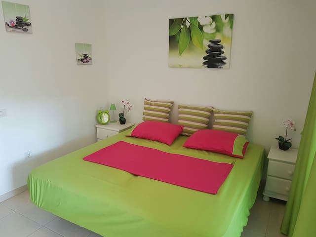 Cozy room with own bathroom Los Cristianos