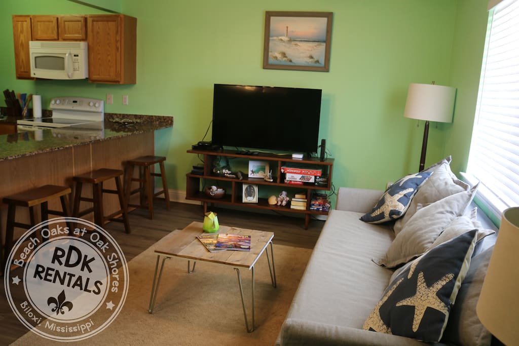 Relax in our living room, on our 7 foot sofa. Our smart TV has the full cable lineup, and you can access any of your favorite streaming services that you subscribe to. Bring your Hulu, Netflix, or Amazon logins to watch their content.