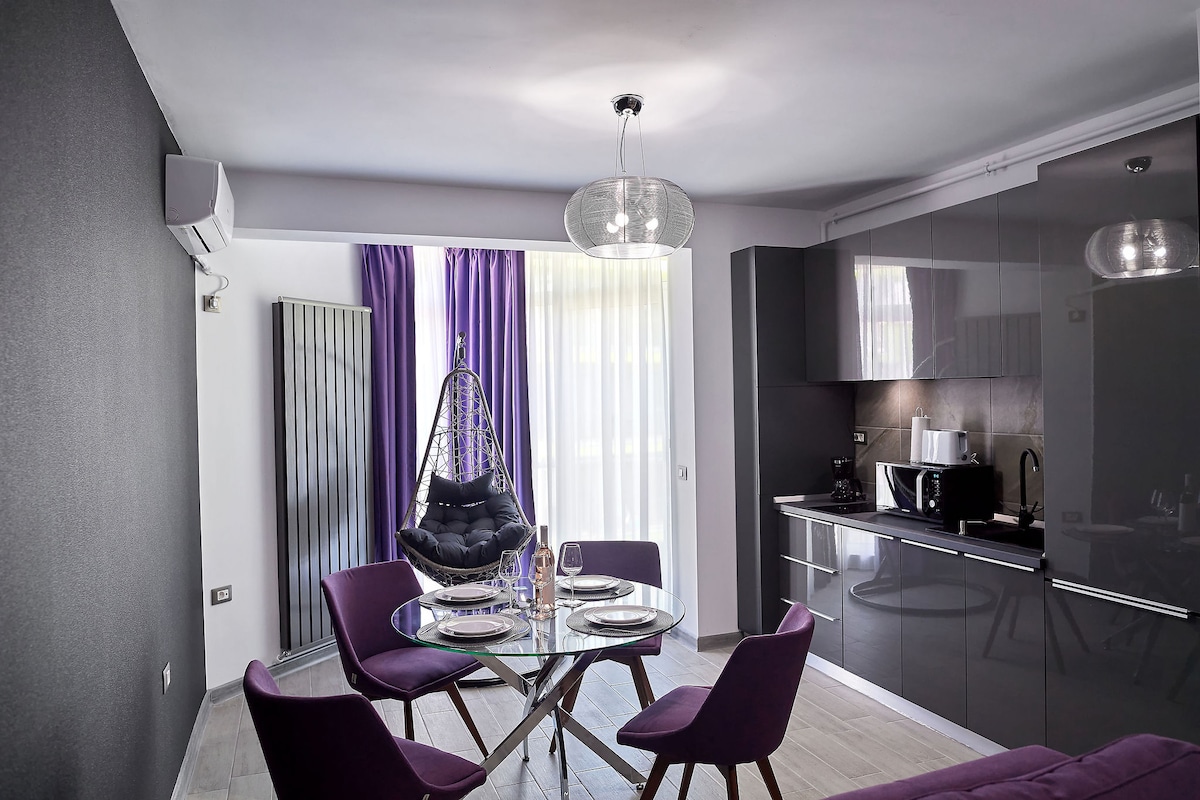 Aqua Vista Purple Pearl Alezzi Beach Resort — Apartment — vacation rental at Alezzi Beach Resort, Mamaia Nord, Constanța, Romania — property photo 3 | Aqua Vista Rentals