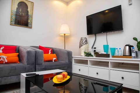 Apartment Lounge and 2 stylish rooms