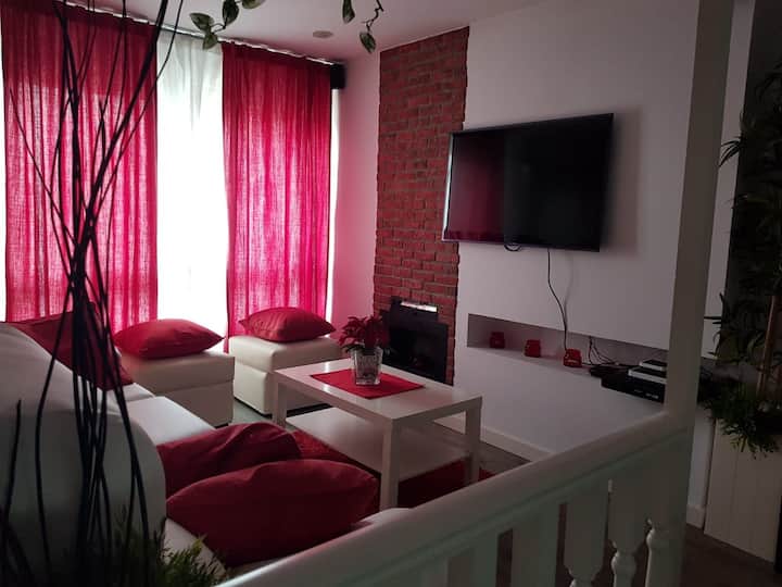 Precioso Apartamento Con Aparcamiento Cubierto Gratuito En Las Instalaciones - Santander