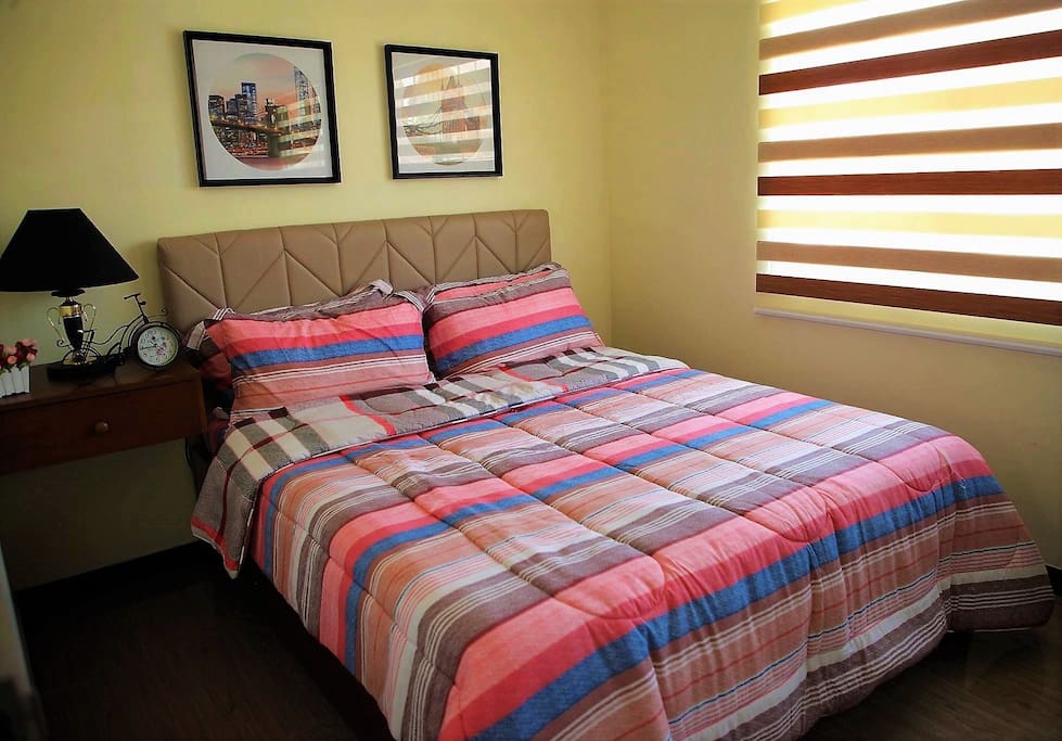 Bedroom 2 (Queen size Bed)