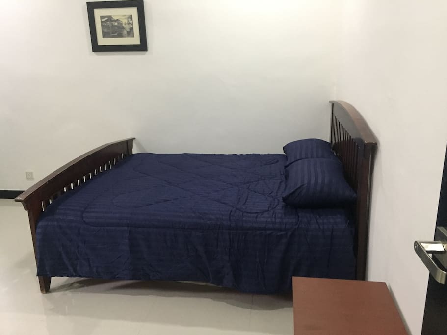 2nd bedroom