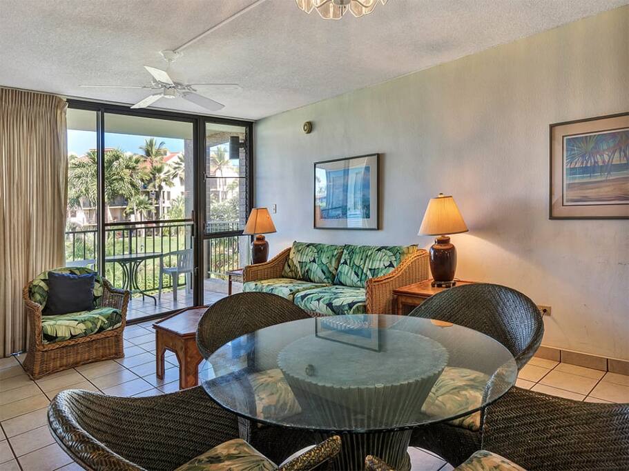 kamaole-1gv-7208-living-02.jpg