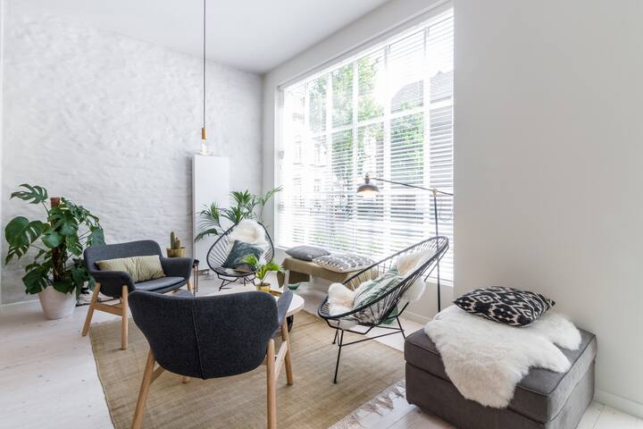 Charming duplex in mansion close to city centre. gallery image 4