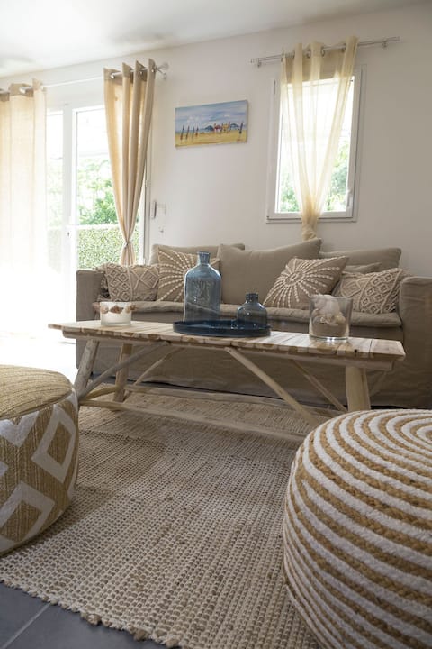 Popular Airbnb listing: Nasturtiums in Benerville Sur Mer