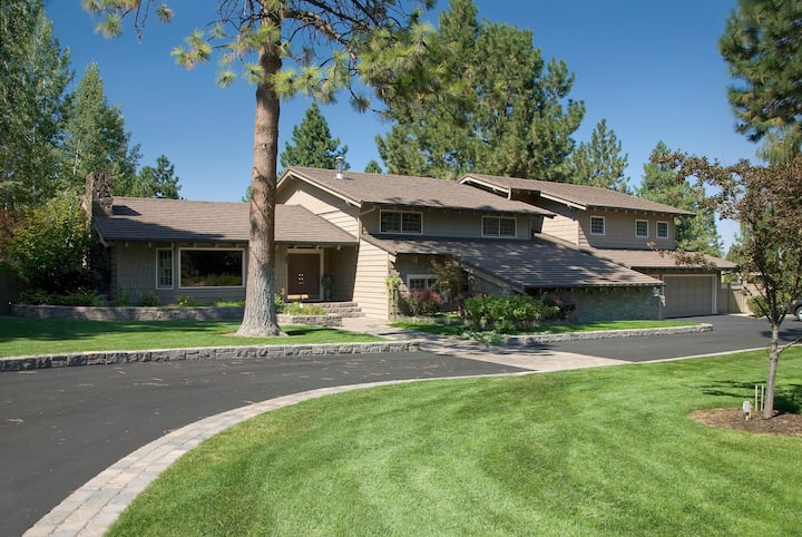 *Family Reunion* @Laui Pines! Sleeps 16+ / Hot Tub - Bend, OR