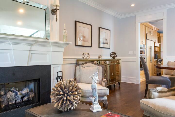 Featured in Chicago Socials Most Luxurious Airbnbs gallery image 4