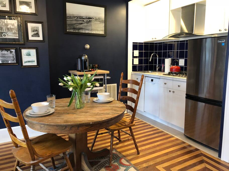 Kitchen with Dishwasher, Gas Range, Nespresso, Fridge and Freezer!