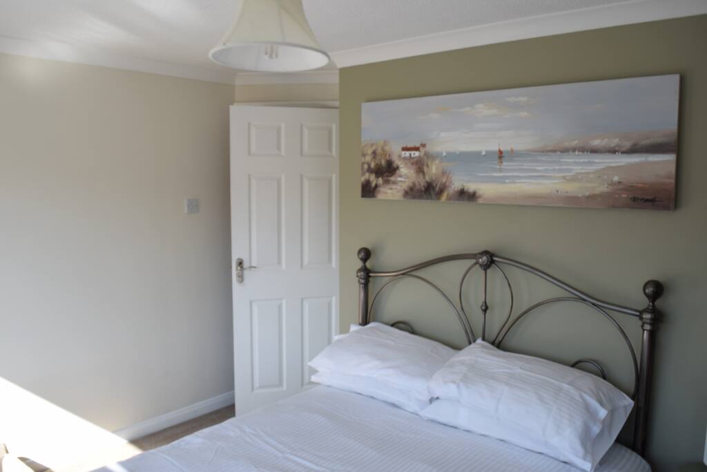 Guest bedroom
