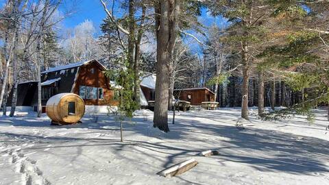 Twilight Fox Barry’s Bay A-Frame SAUNA & HOT TUB