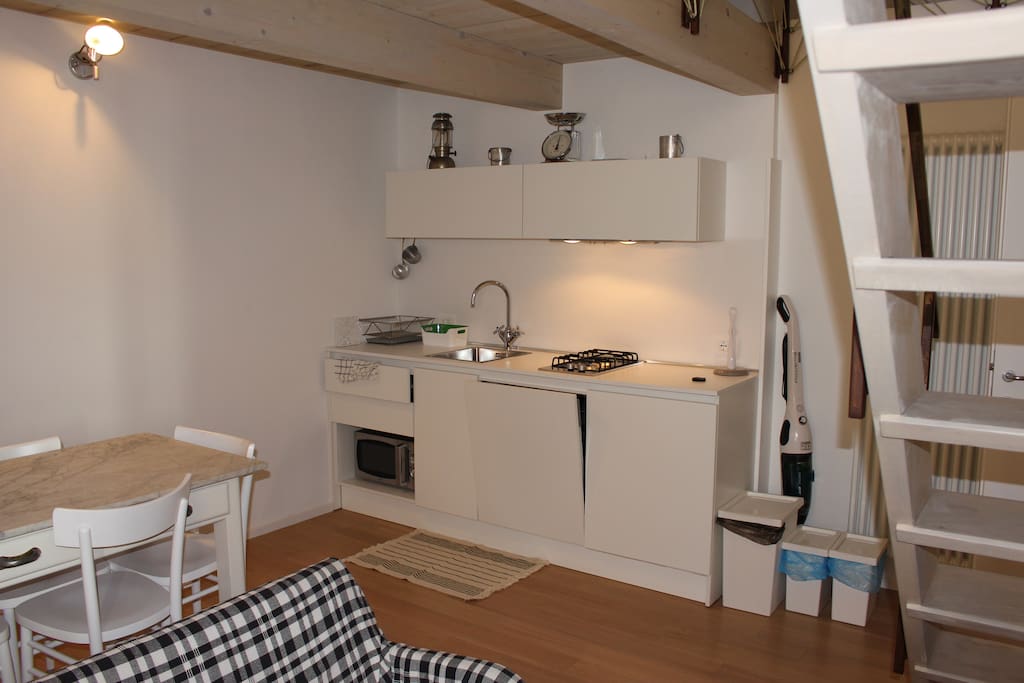 La cucina e la zona giorno