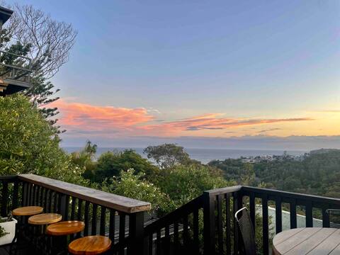 Private quintessential beach cottage, ocean views