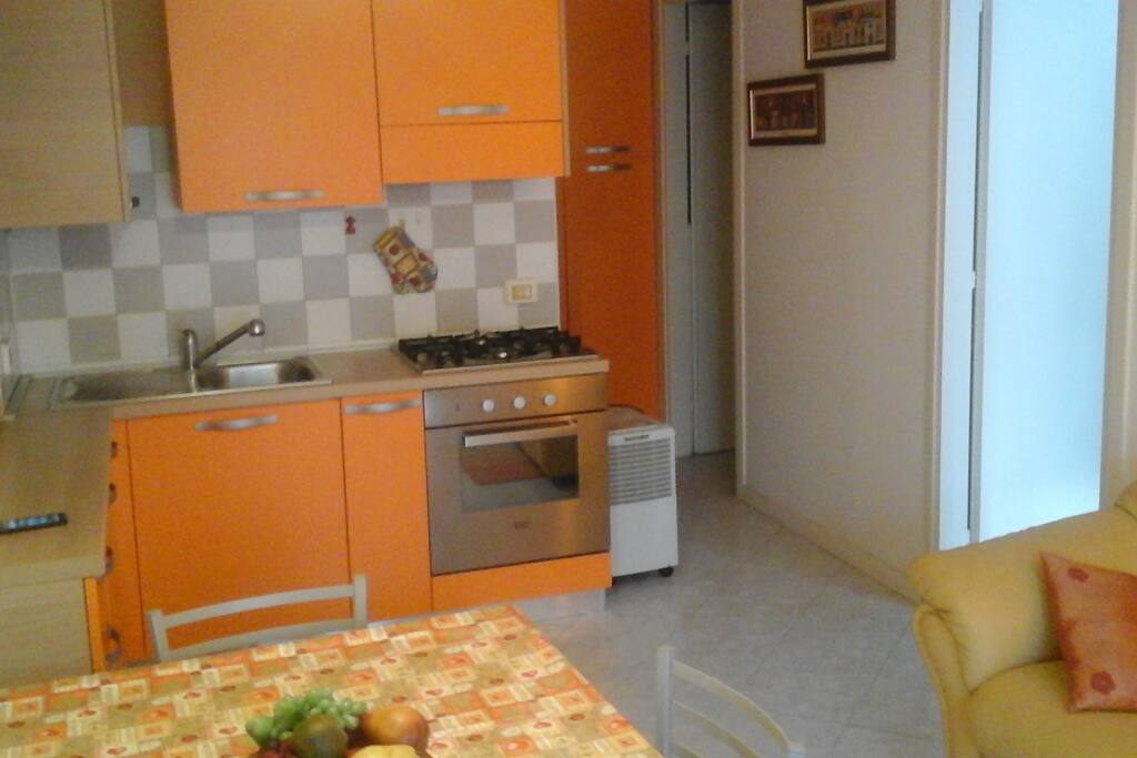 l'arancio del soggiorno cucina