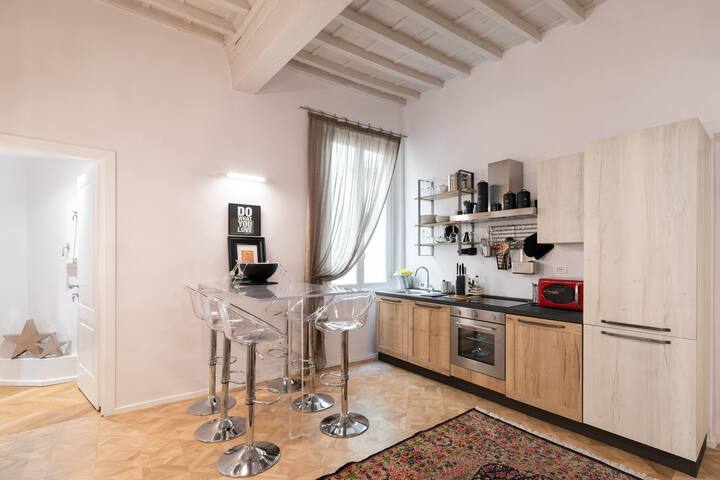 TO ENJOY AT THE CHARMING FLAT IN BORGO DEI GRECI gallery image 5