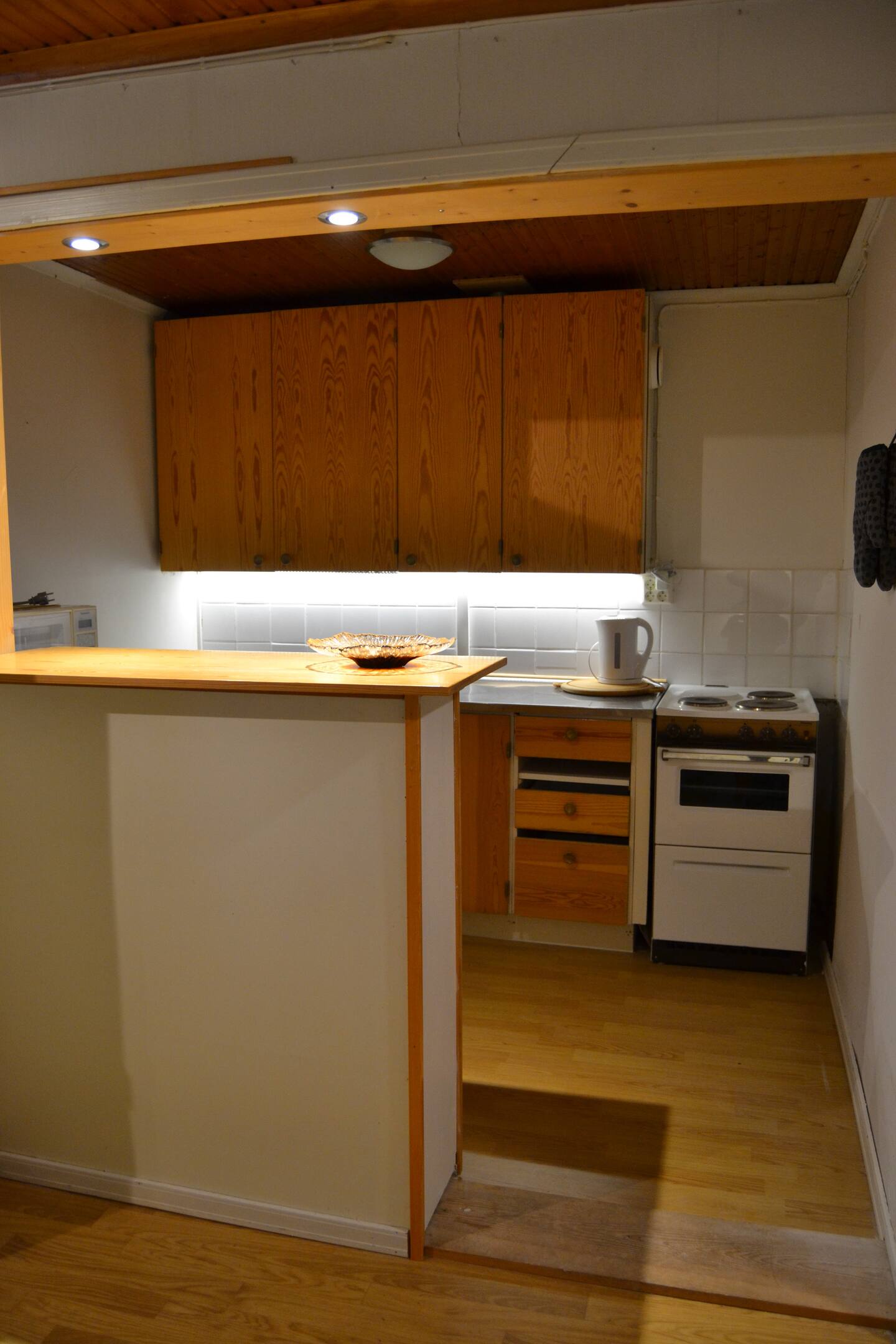 Lakeside Apartment 4