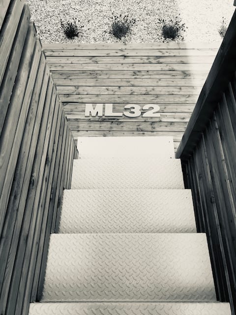 Independent Suite ML32 with garden and parking space