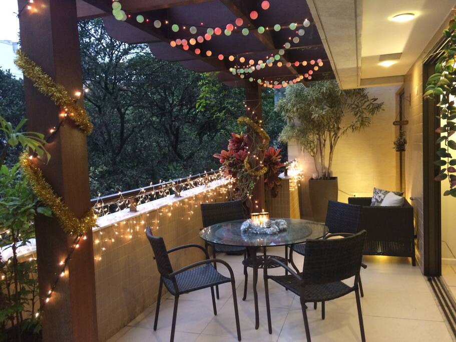 Varanda aberta (1o. andar) / Open balcony (1st floor)