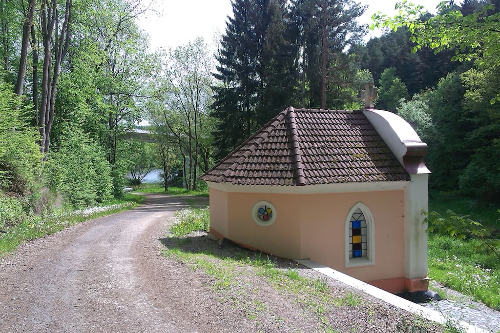 Památky a stavby obce.