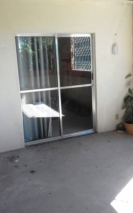 Entrada principal / Main entrance