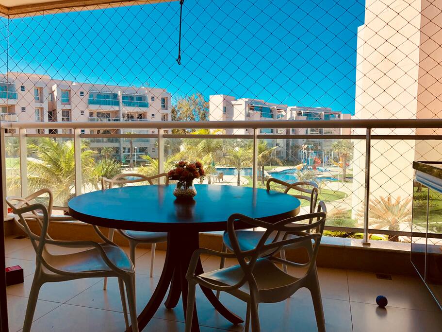 Varanda gourmet com vista para área de lazer !!!