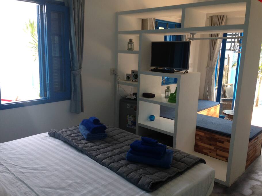Super king size bed with comfortable mattress.