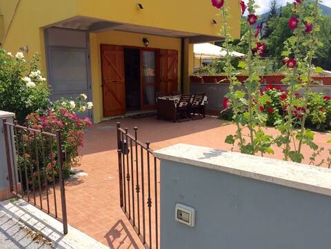 La Scarpetta di Cipride, with garden and lake view