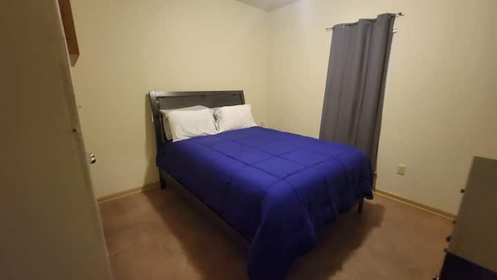 3rd bedroom, with queen sized bed
