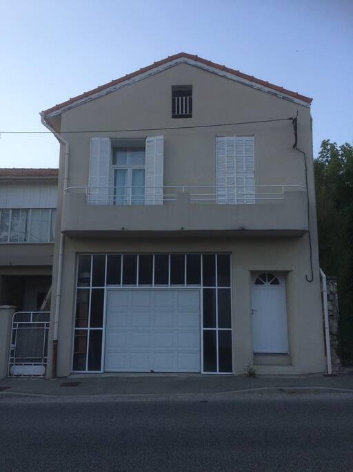 Façade appartement avec le balconnet