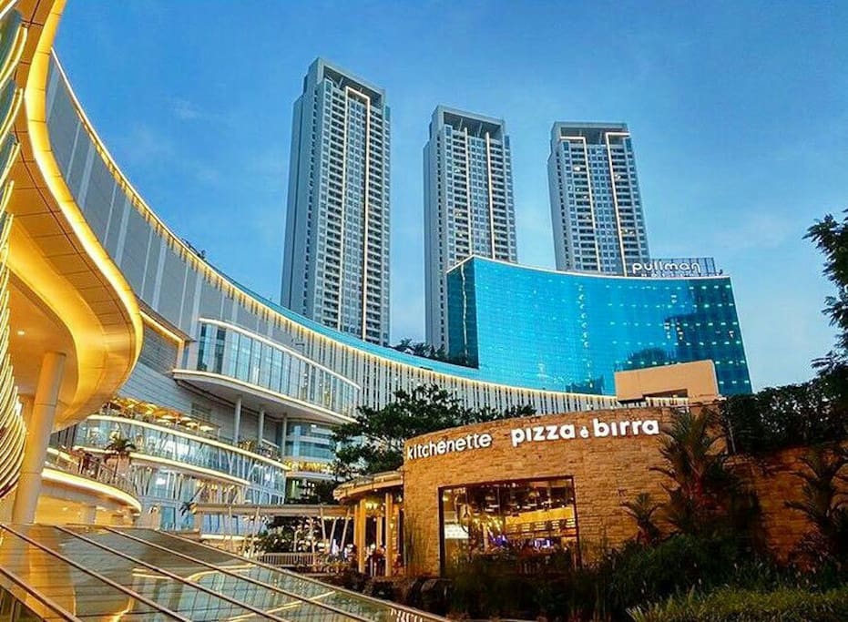 walking distance to central park mall and SOHO