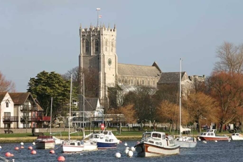 Christchurch Priory 10 min drive