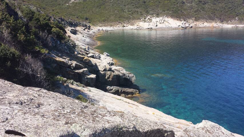 Que Comprennent Les Frais De Ménage Airbnb closdumouflon grotte des naufragés - Höhlen zur Miete in Calvi, Corse