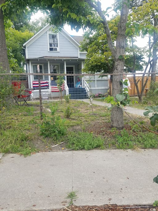 Welcome to our modest Victorian farmhouse, view from the street!