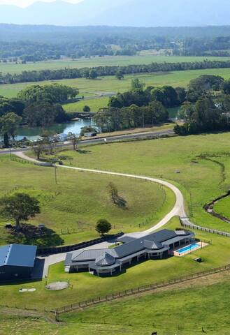 4 Bedroom state of the art holiday accommodation