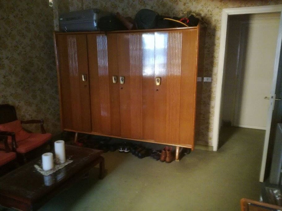 The room 2