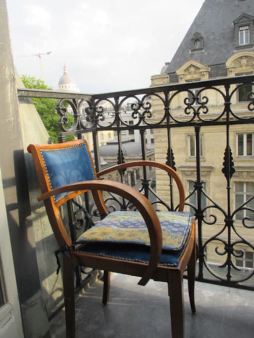 Sunny balcony in front of Sorbonne University