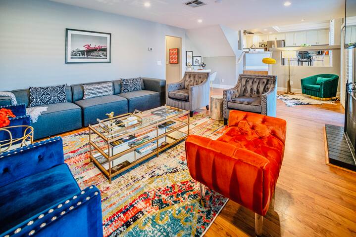 LAS VEGAS LUXURY ESTATE-GAME ROOM/POOL & MORE gallery image 5