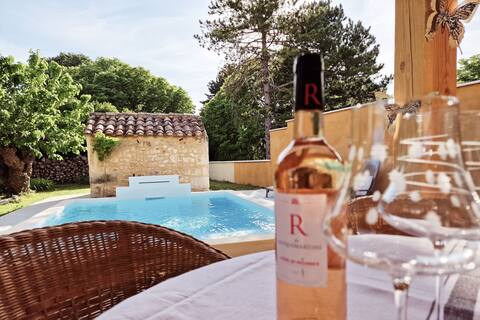 Loetitia's House Property with pool