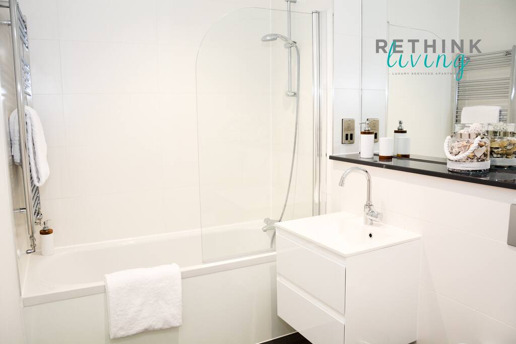 Bath / power shower
